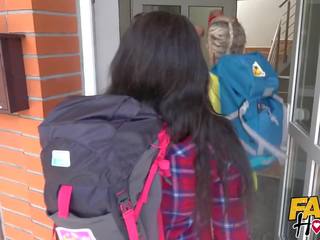 Pekeng hostel dalawa baliw backpackers pumunta hindi maamo sa ang hostel - preview