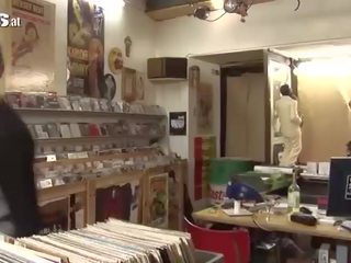 Moro videoer tysk amatør anal i en butikk