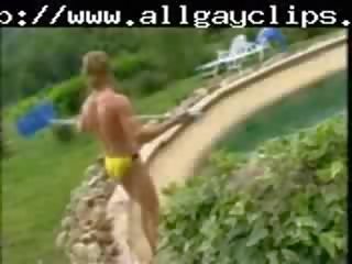 पूल सफाई वाला है सेक्स वीडियो साथ दो buddies गे xxx फ़िल्म समलैंगिकों गे साहस शॉट्स स्वॉलो स्टड कूबड़ा