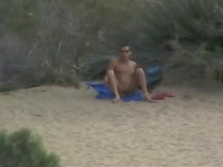 偷窥 女 裸体 海滩