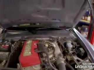 Kereta mechanic mengongkek seksi, berahi babes