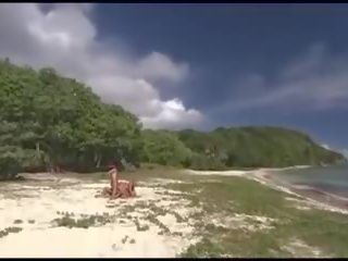 Bbq pechugona bikini playa nena trasero golpeado